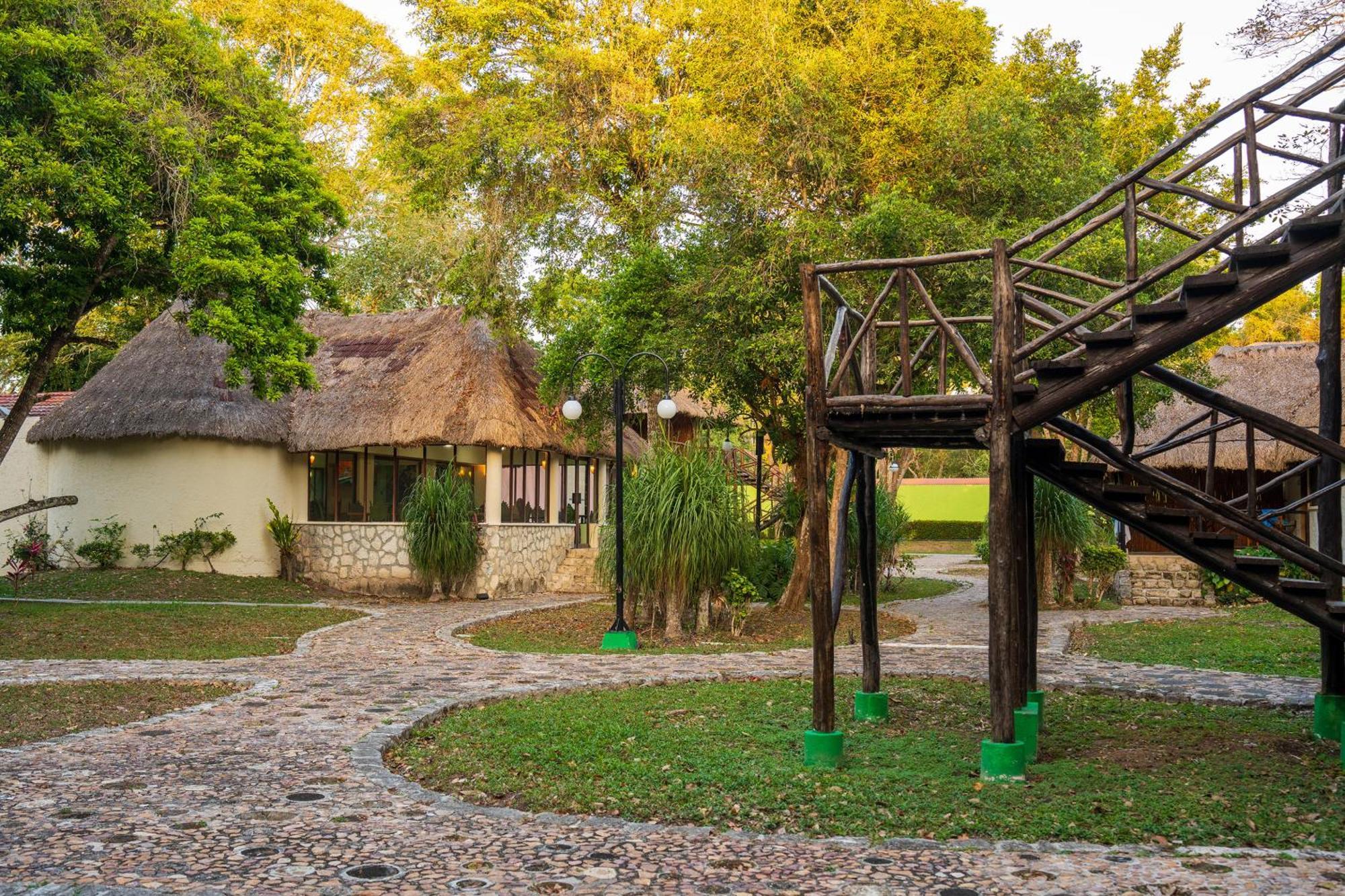 Hotel Villas Chicanna Buitenkant foto
